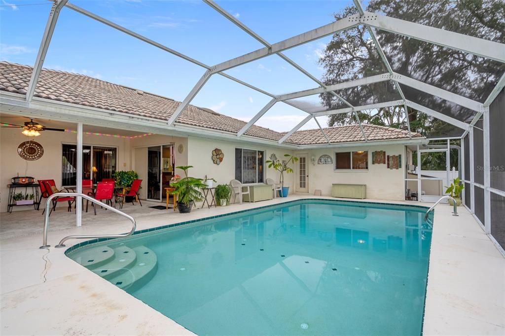 For Sale: $375,000 (3 beds, 2 baths, 1956 Square Feet)