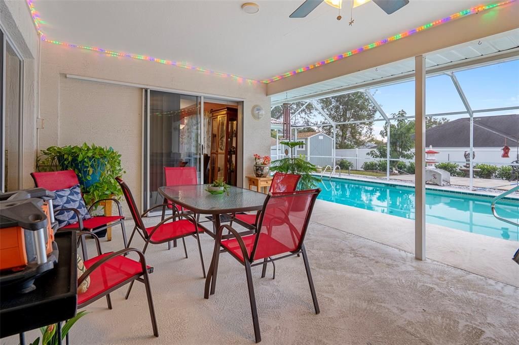 For Sale: $375,000 (3 beds, 2 baths, 1956 Square Feet)