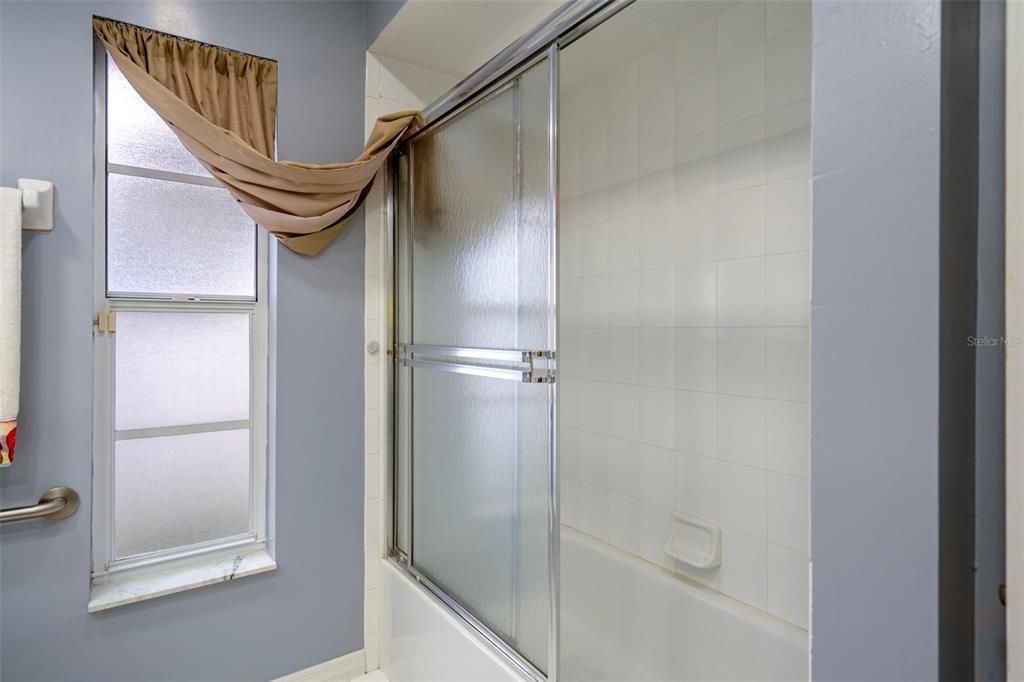 For Sale: $375,000 (3 beds, 2 baths, 1956 Square Feet)