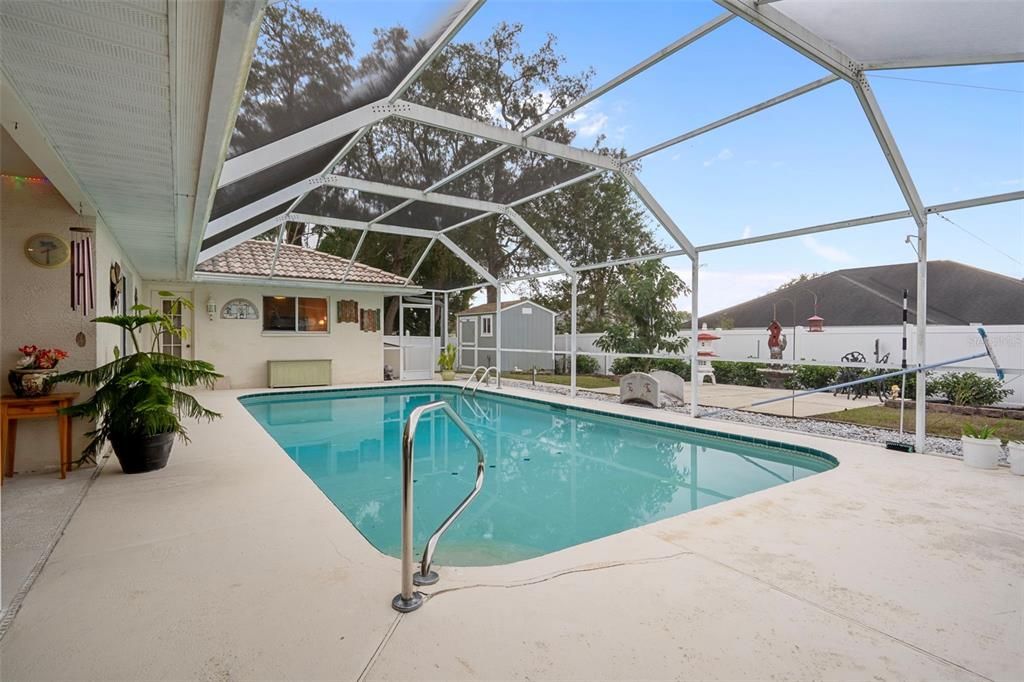 For Sale: $375,000 (3 beds, 2 baths, 1956 Square Feet)