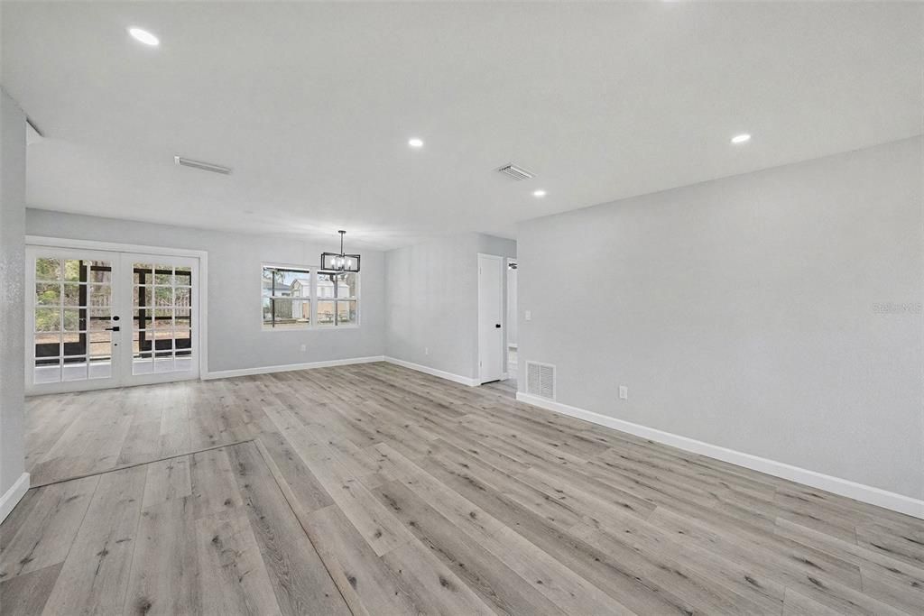 En Venta: $449,000 (3 camas, 2 baños, 1200 Pies cuadrados)