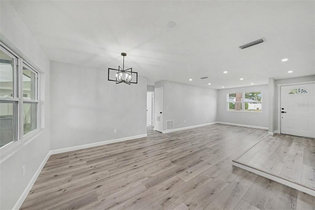 En Venta: $449,000 (3 camas, 2 baños, 1200 Pies cuadrados)