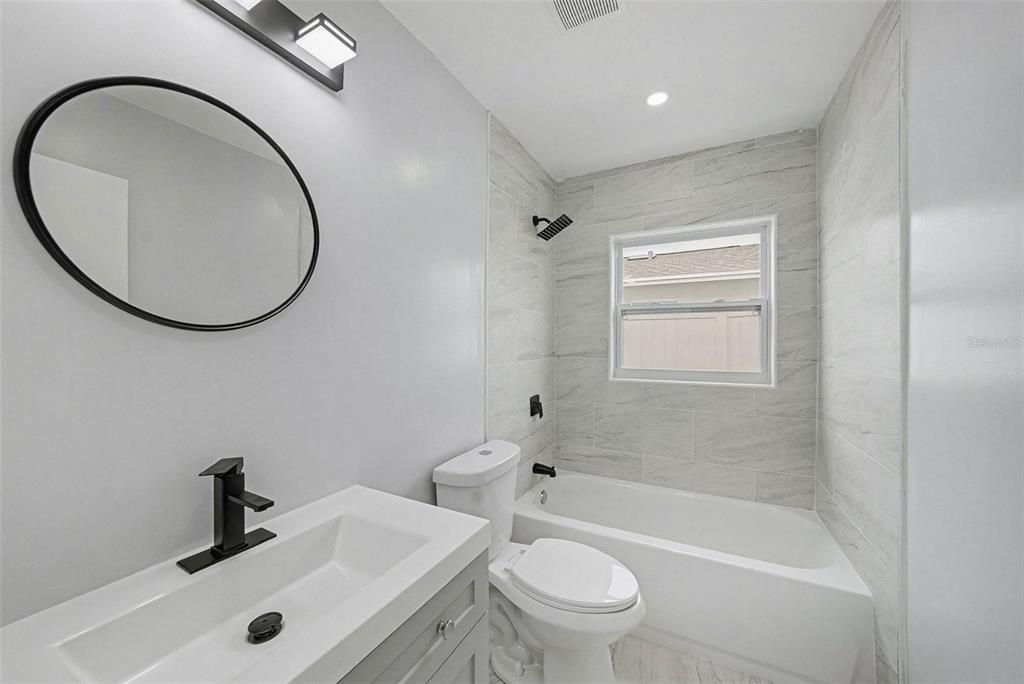 En Venta: $449,000 (3 camas, 2 baños, 1200 Pies cuadrados)