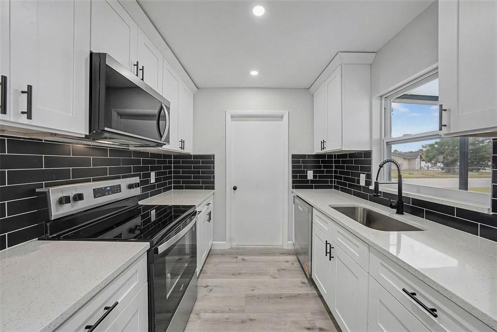 En Venta: $449,000 (3 camas, 2 baños, 1200 Pies cuadrados)