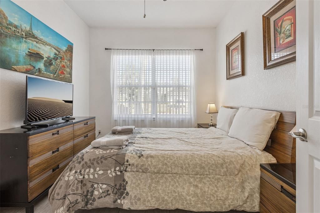 For Sale: $449,999 (5 beds, 3 baths, 2381 Square Feet)