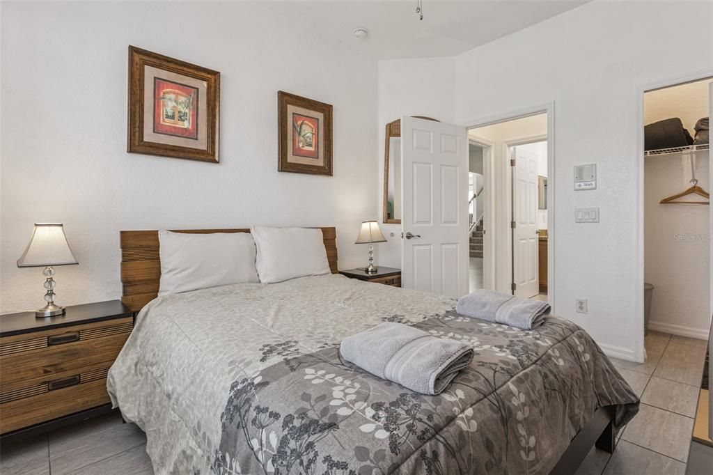 For Sale: $449,999 (5 beds, 3 baths, 2381 Square Feet)