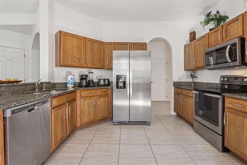 For Sale: $449,999 (5 beds, 3 baths, 2381 Square Feet)