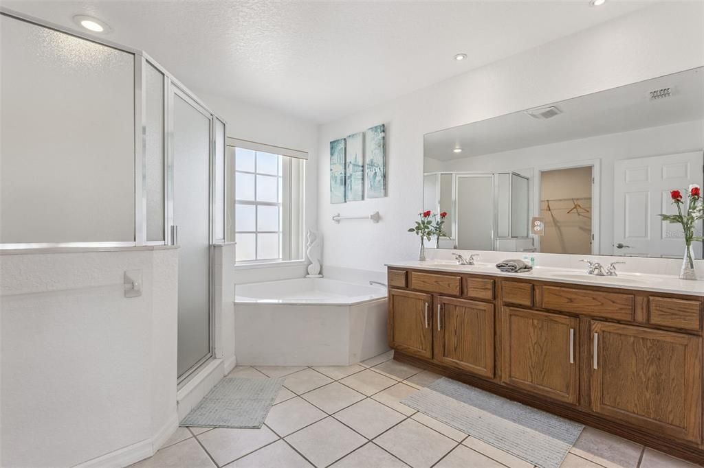 For Sale: $449,999 (5 beds, 3 baths, 2381 Square Feet)