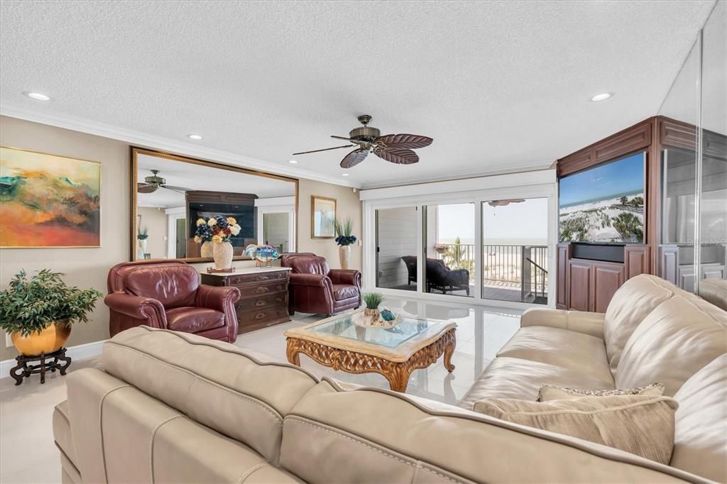 En Venta: $1,215,000 (2 camas, 2 baños, 1510 Pies cuadrados)