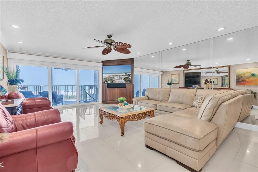 En Venta: $1,215,000 (2 camas, 2 baños, 1510 Pies cuadrados)