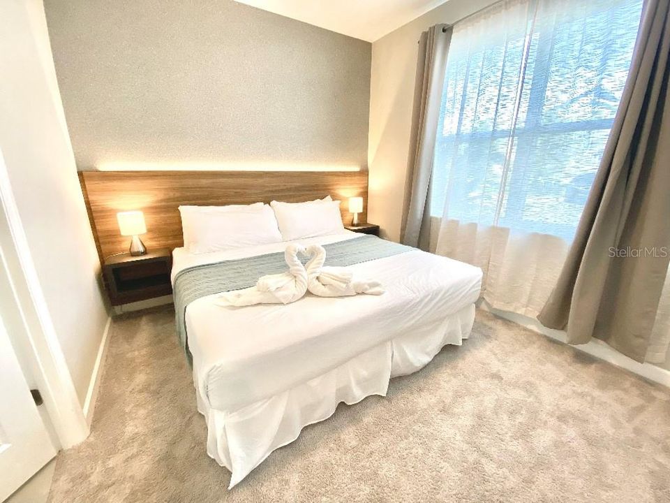 待售: $475,000 (4 贝兹, 4 浴室, 2112 平方英尺)