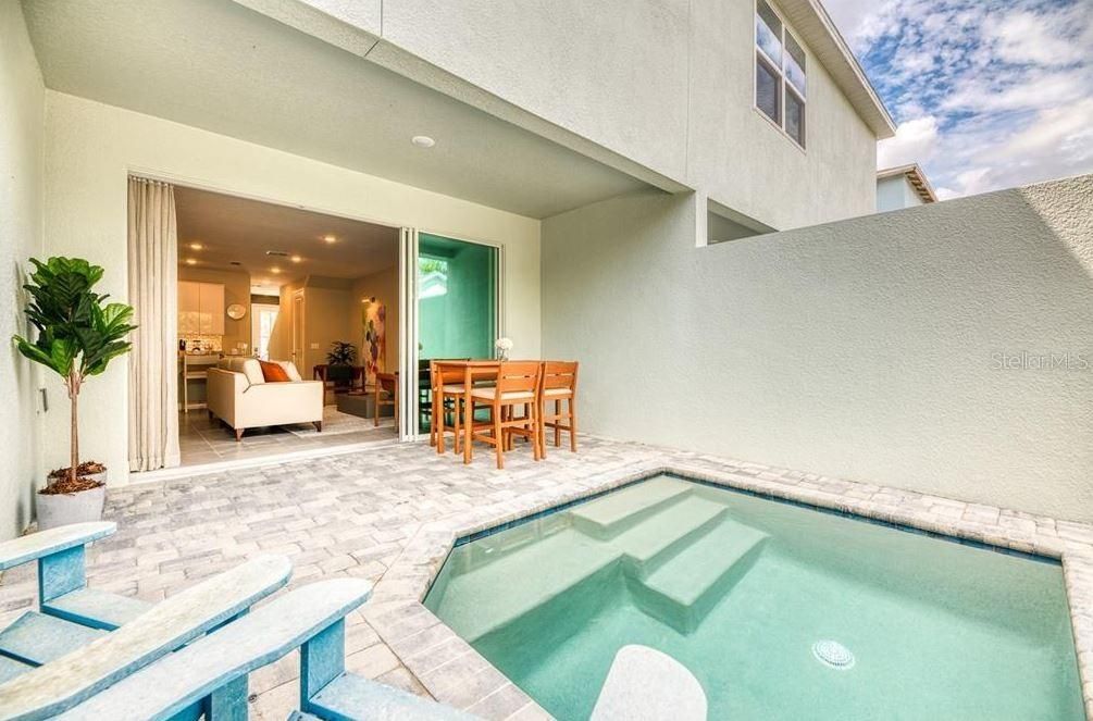 待售: $475,000 (4 贝兹, 4 浴室, 2112 平方英尺)