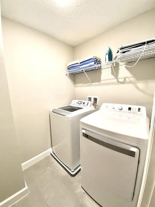 待售: $475,000 (4 贝兹, 4 浴室, 2112 平方英尺)