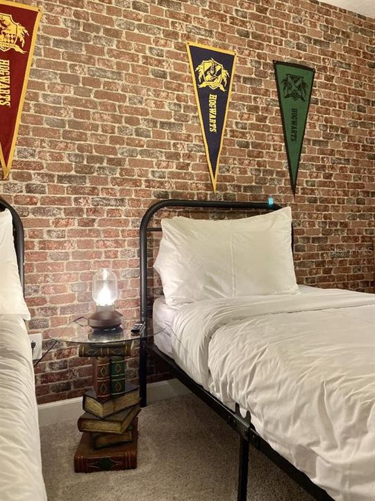 待售: $475,000 (4 贝兹, 4 浴室, 2112 平方英尺)