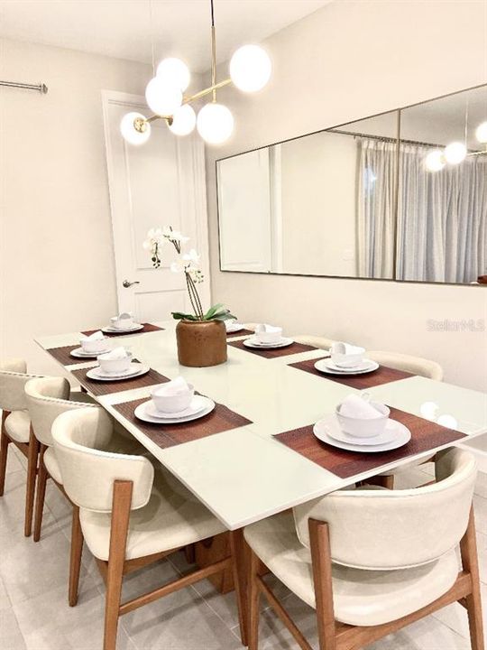 待售: $475,000 (4 贝兹, 4 浴室, 2112 平方英尺)