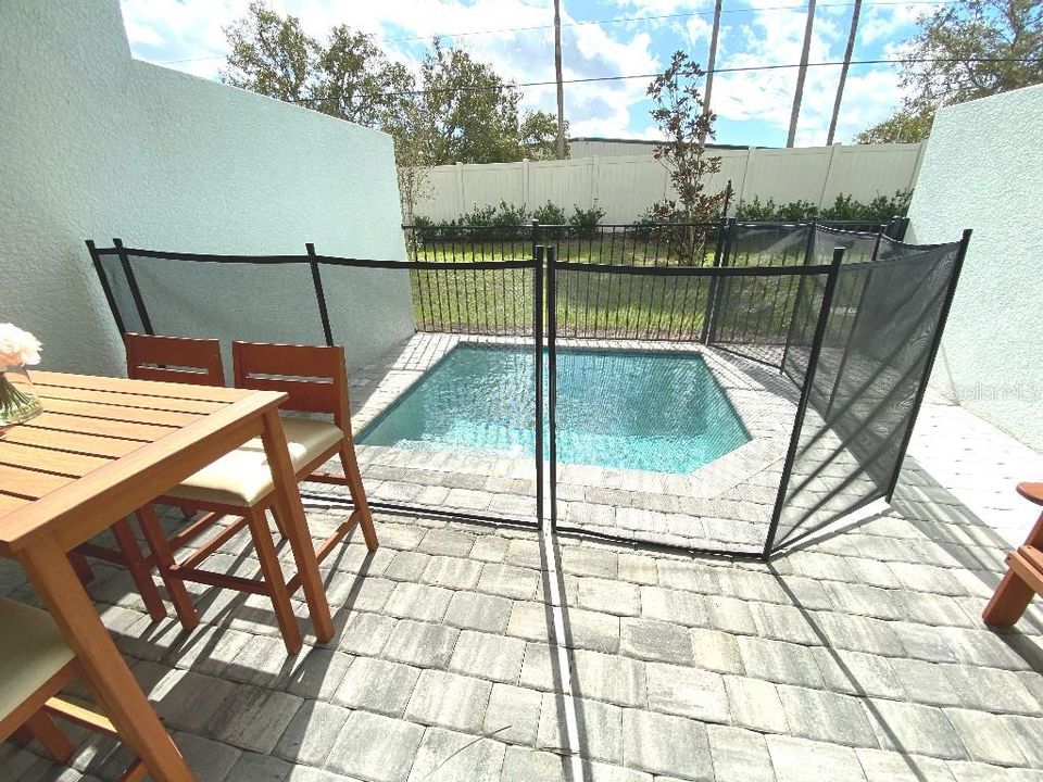 待售: $475,000 (4 贝兹, 4 浴室, 2112 平方英尺)