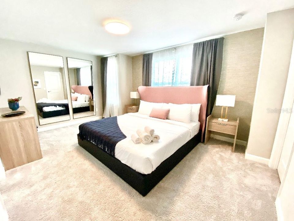 待售: $475,000 (4 贝兹, 4 浴室, 2112 平方英尺)