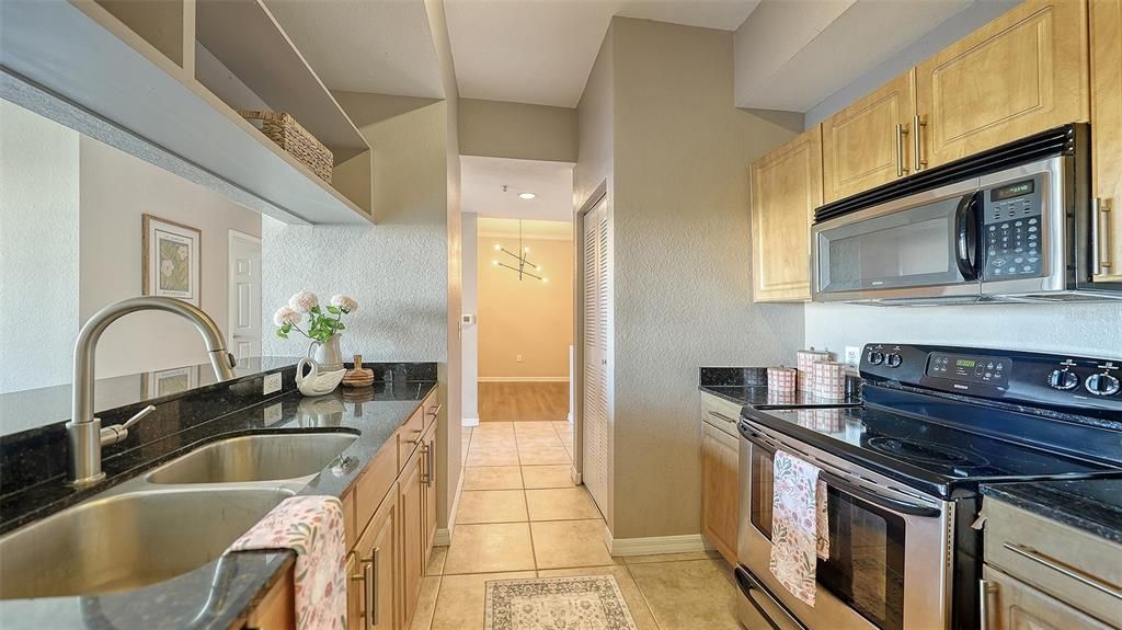 For Rent: $3,000 (3 beds, 2 baths, 1352 Square Feet)