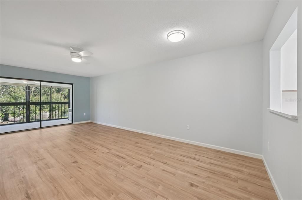 На продажу: $219,900 (2 спален, 2 ванн, 1122 Квадратных фут)