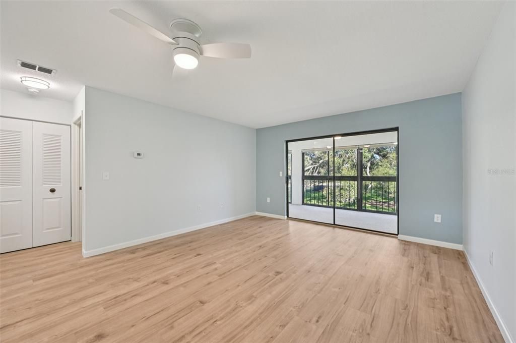 На продажу: $219,900 (2 спален, 2 ванн, 1122 Квадратных фут)