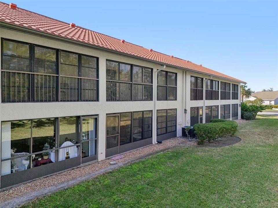 На продажу: $219,900 (2 спален, 2 ванн, 1122 Квадратных фут)