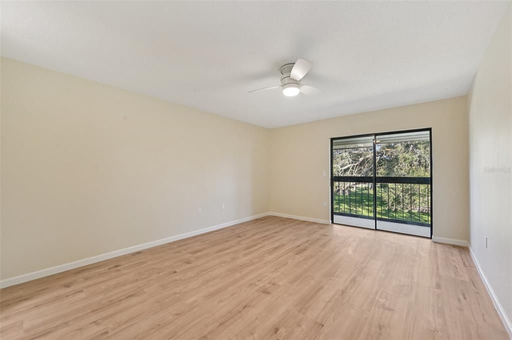 На продажу: $219,900 (2 спален, 2 ванн, 1122 Квадратных фут)