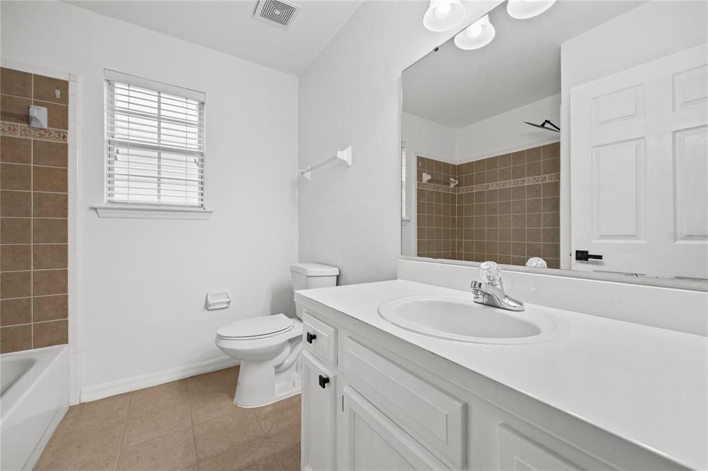 待售: $265,000 (2 贝兹, 2 浴室, 1254 平方英尺)