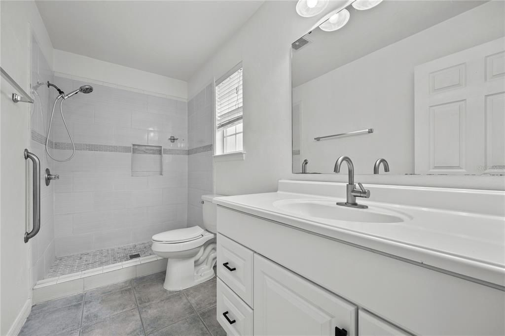 待售: $265,000 (2 贝兹, 2 浴室, 1254 平方英尺)