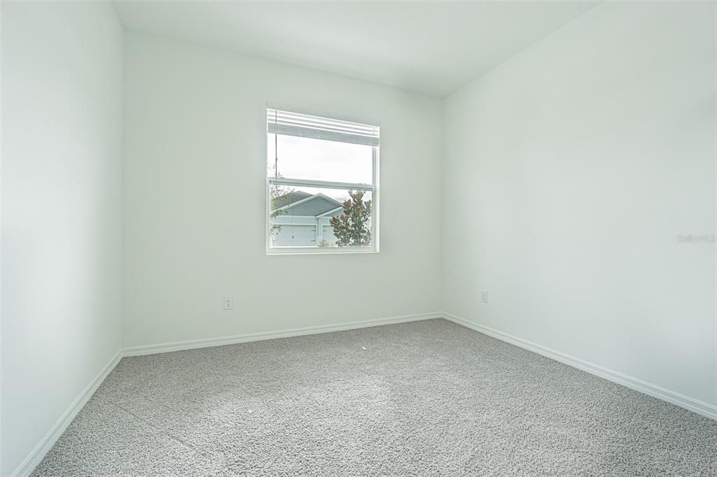 For Rent: $2,400 (3 beds, 2 baths, 1565 Square Feet)