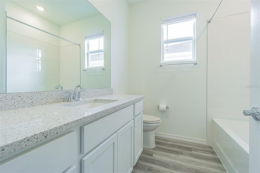 For Rent: $2,400 (3 beds, 2 baths, 1565 Square Feet)