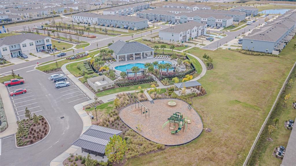 For Rent: $2,400 (3 beds, 2 baths, 1565 Square Feet)