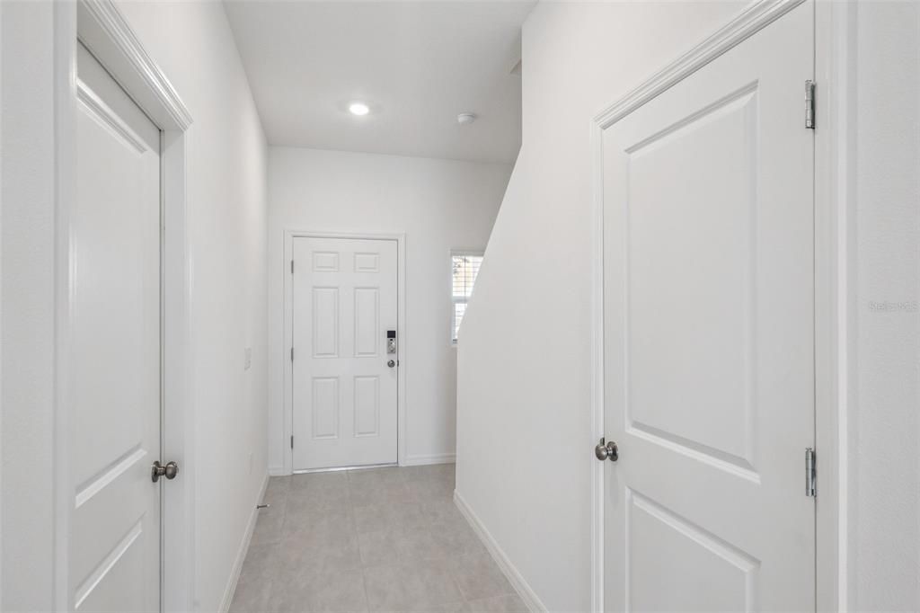 For Rent: $2,100 (3 beds, 2 baths, 1558 Square Feet)