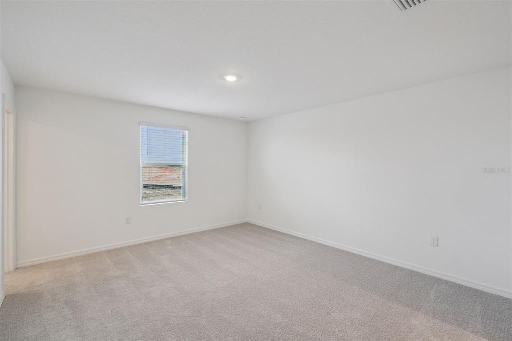 For Rent: $2,100 (3 beds, 2 baths, 1558 Square Feet)