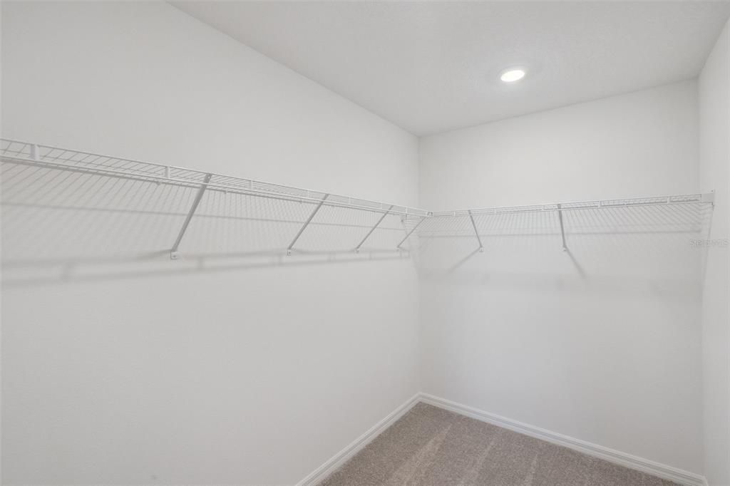 For Rent: $2,100 (3 beds, 2 baths, 1558 Square Feet)