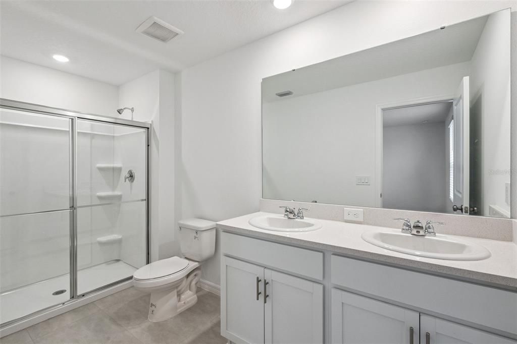 For Rent: $2,100 (3 beds, 2 baths, 1558 Square Feet)