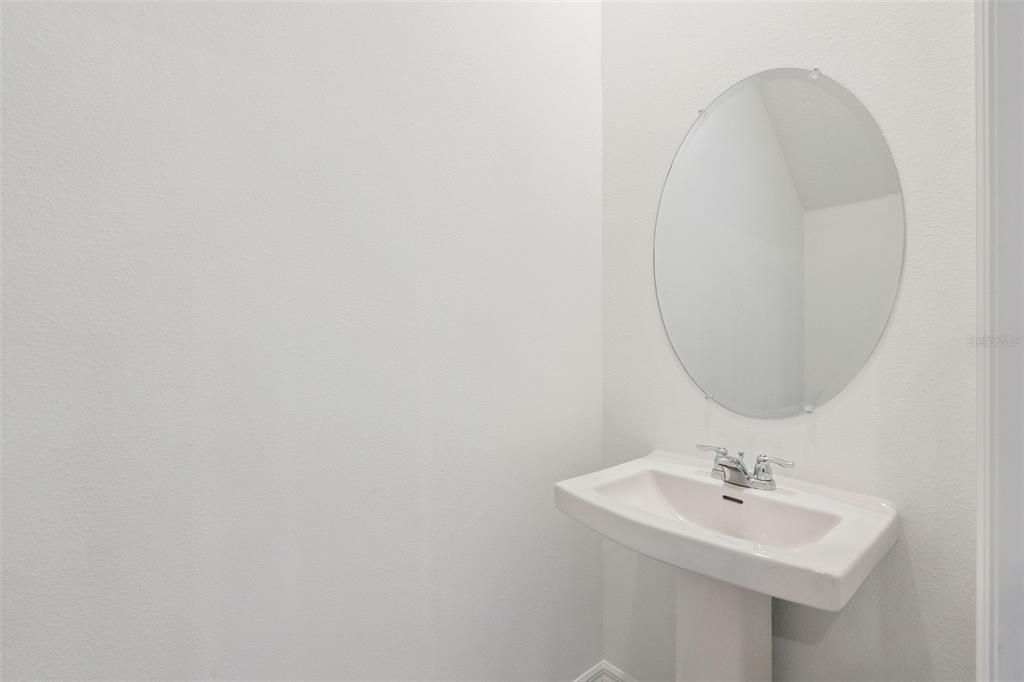 For Rent: $2,100 (3 beds, 2 baths, 1558 Square Feet)