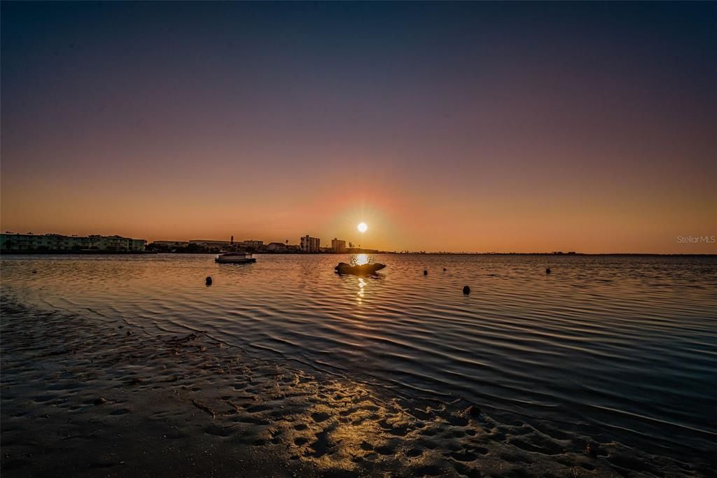 待售: $249,000 (2 贝兹, 2 浴室, 1155 平方英尺)