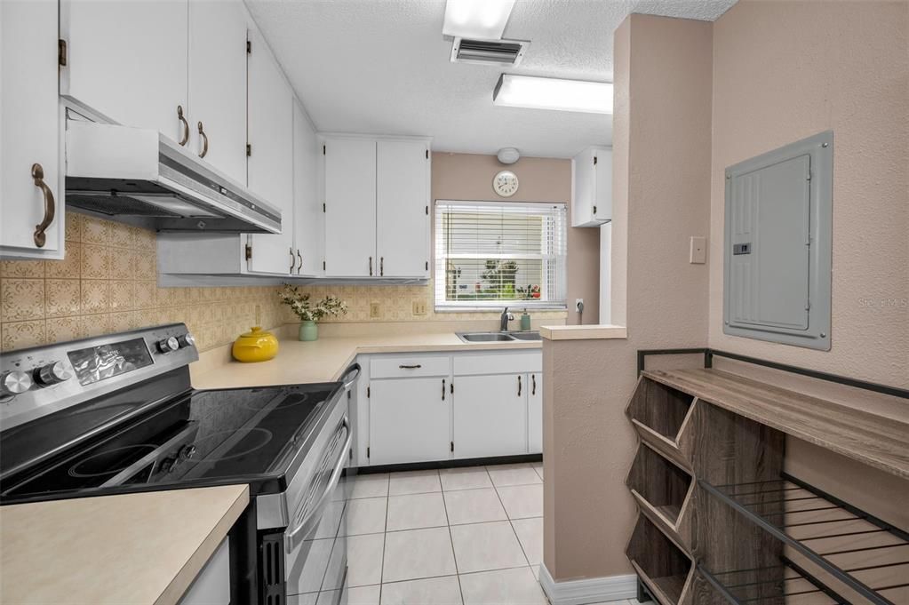 待售: $249,000 (2 贝兹, 2 浴室, 1155 平方英尺)