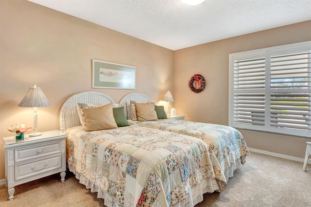 For Sale: $339,900 (3 beds, 2 baths, 1561 Square Feet)