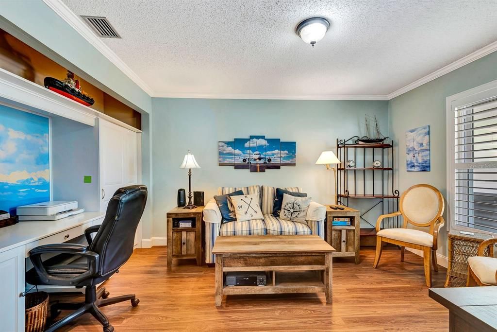 For Sale: $339,900 (3 beds, 2 baths, 1561 Square Feet)