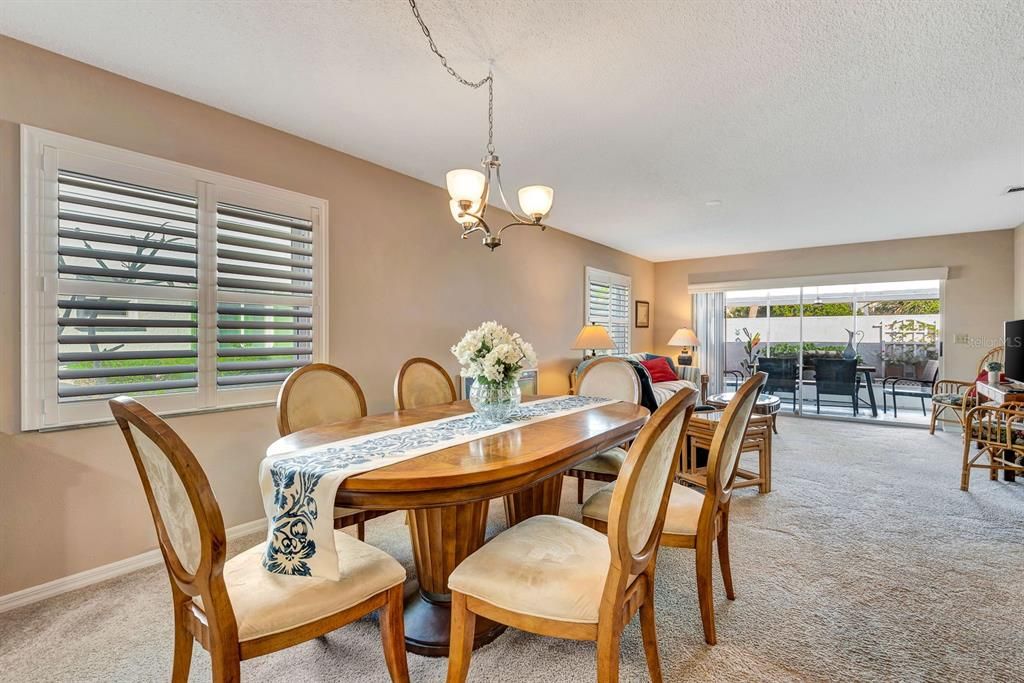 For Sale: $339,900 (3 beds, 2 baths, 1561 Square Feet)