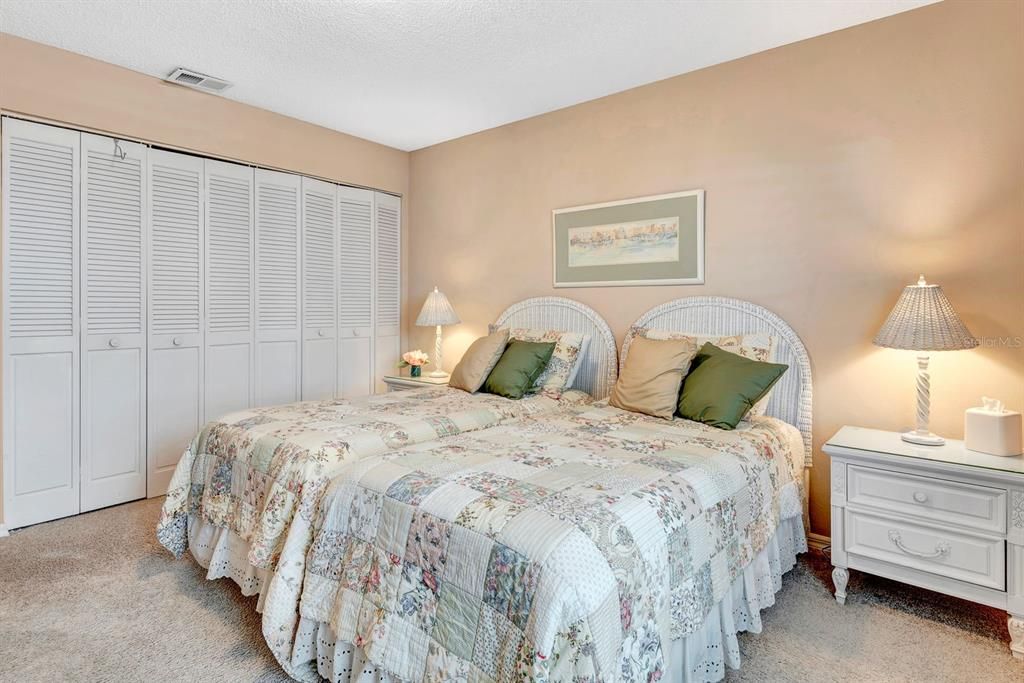 For Sale: $339,900 (3 beds, 2 baths, 1561 Square Feet)