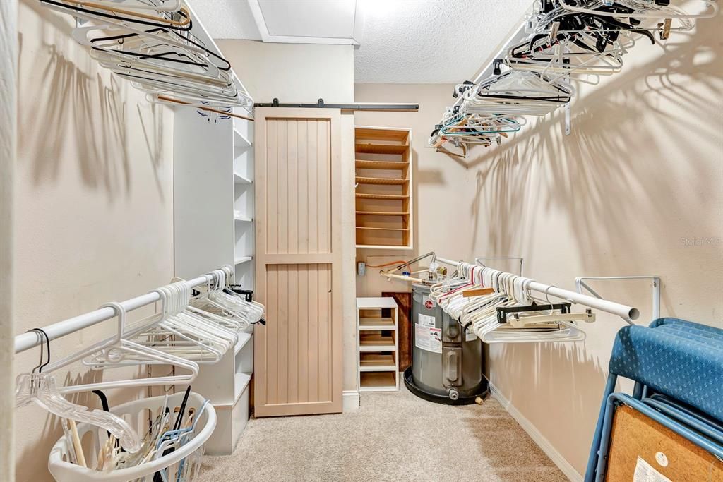 For Sale: $339,900 (3 beds, 2 baths, 1561 Square Feet)