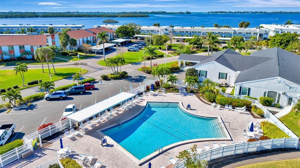 For Sale: $339,900 (3 beds, 2 baths, 1561 Square Feet)