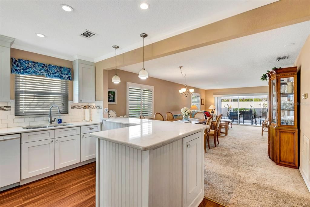 For Sale: $339,900 (3 beds, 2 baths, 1561 Square Feet)