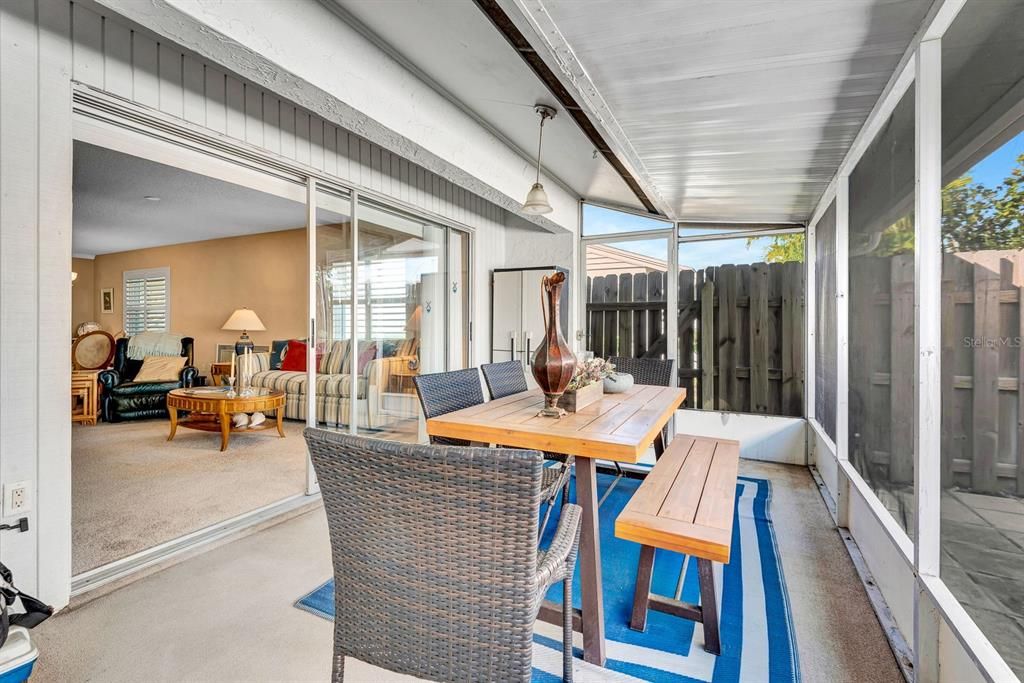 For Sale: $339,900 (3 beds, 2 baths, 1561 Square Feet)