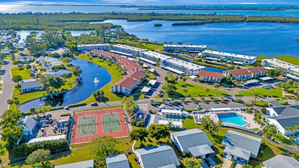 For Sale: $339,900 (3 beds, 2 baths, 1561 Square Feet)