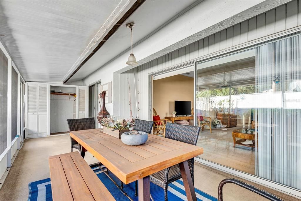 For Sale: $339,900 (3 beds, 2 baths, 1561 Square Feet)