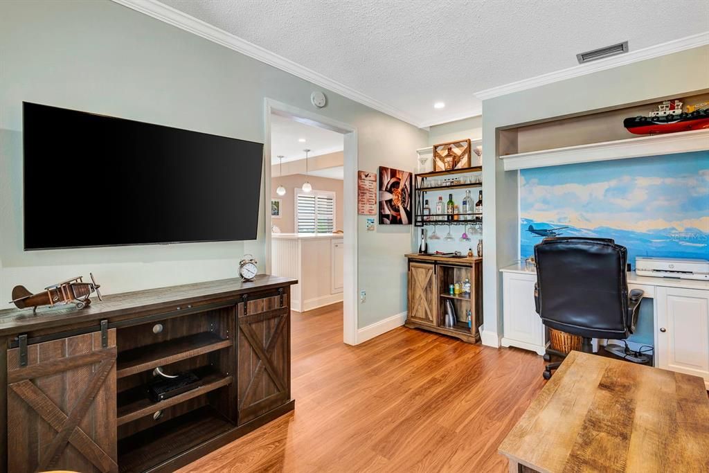 For Sale: $339,900 (3 beds, 2 baths, 1561 Square Feet)