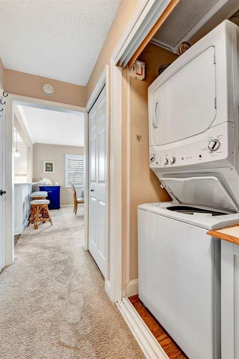 For Sale: $339,900 (3 beds, 2 baths, 1561 Square Feet)